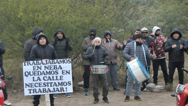 nos dejaron desamparados: exempleados de neba reclamaron pago de indemnizaciones y ayuda para conseguir trabajo
