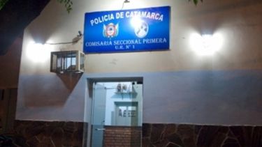 Subcomisario se rehusó a atenderlo por su ropa
