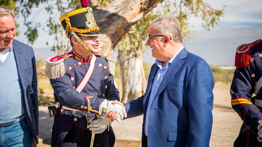 Granaderos visitan Catamarca y fueron recibidos por el Gobernador