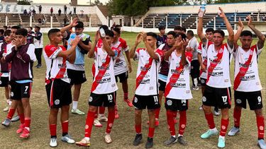 villa dolores se hizo fuerte de local y goleo a union aconquija