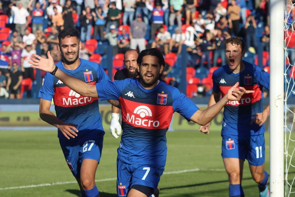 Tigre imparable. Venció a Huracán por 2-1