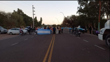 protesta docente en el oeste provincial: cortan la ruta nacional 60 en el acceso sur a fiambala