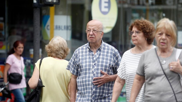 El Gobierno nacional busca subir la edad jubilatoria y tendría el aval de los gobernadores que firmaron el Pacto de Mayo