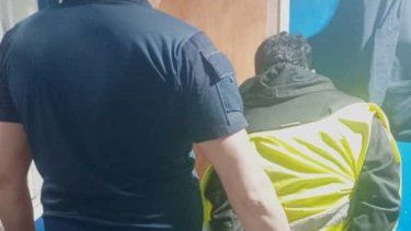 detuvieron a un hombre que merodeaba techos en el barrio 38 viviendas