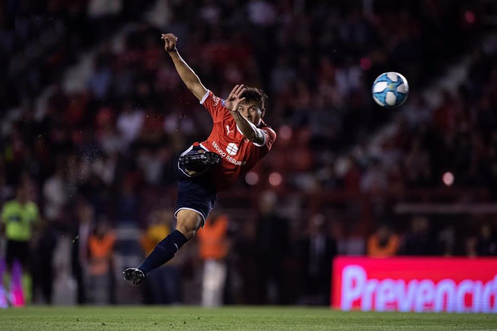 Andrés Roa. El colombiano aportará su cuota de fútbol en el once titular de Independiente.