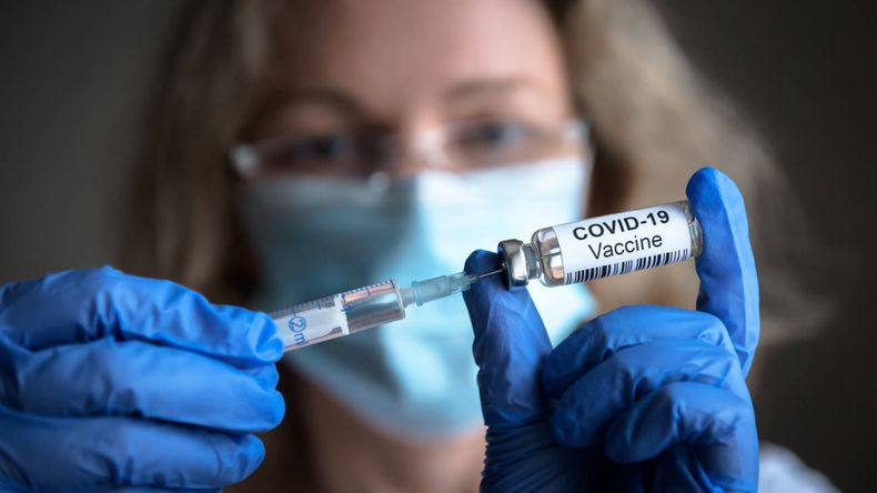 Los recuperados de Covid deberían esperar 90 días para vacunarse