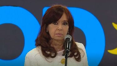 Estás con el agua al cuello porque te faltan dólares