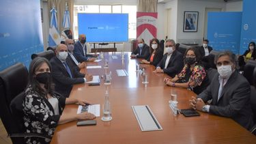 Convenio. Se firmó ayer en el Ministerio de Transporte de la Nación.