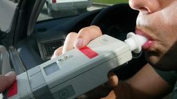 Le secuestraron el auto por manejar ebrio y realizar maniobras peligrosas