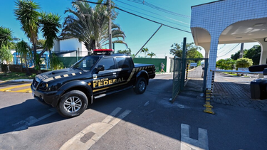 Brasil: allanaron la casa de Jair Bolsonaro y detienen a seis excolaboradores