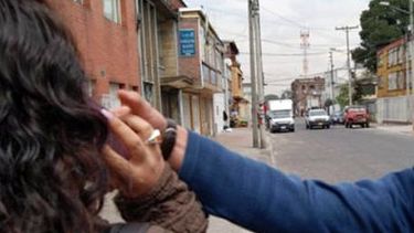 Asaltan a mano armada a una docente en el sur capitalino