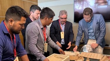 jalil y artesanos catamarquenos visitaron la textil fratelli piacenza