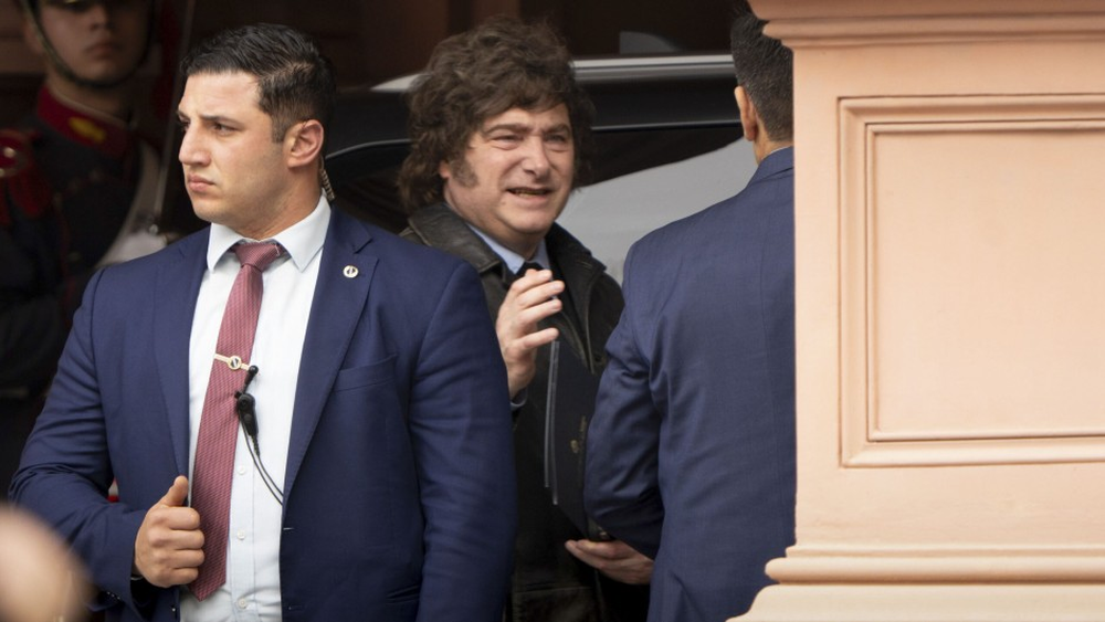 Milei echó a casi todo el personal de Olivos furioso por la cocina y las filtraciones
