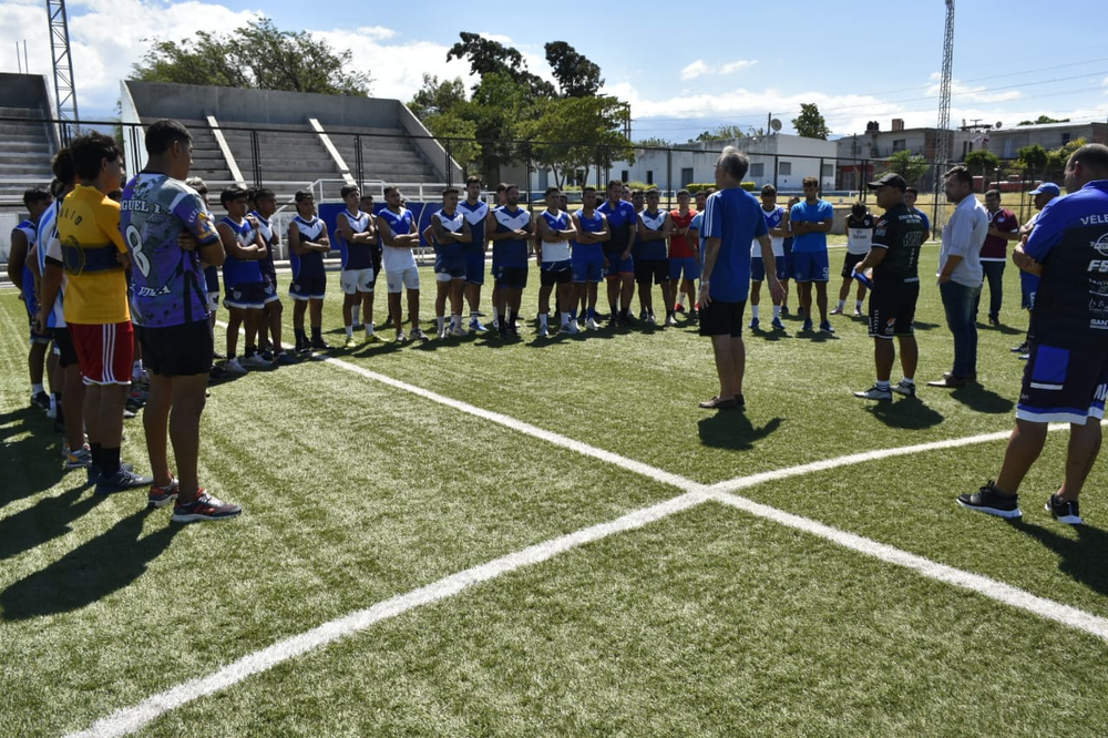 El plantel de Primera División, en el Predio Deportivo de Zona Sur.