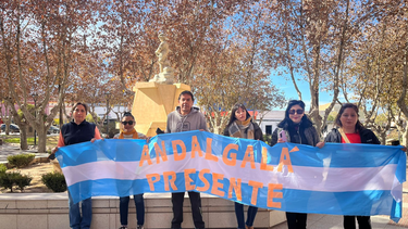 docentes de andalgala realizaron una sentada a la espera de un acuerdo salarial