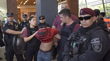 el gobierno de la ciudad deporto a chile a un delincuente detenido hace un mes
