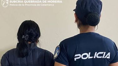 joven fue sorprendida llevandose siete oleos para el cabello de una farmacia