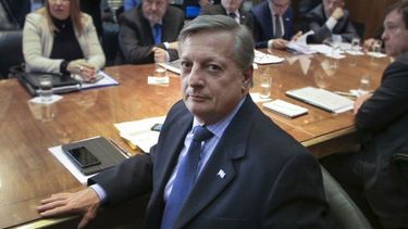 las internas en energia le complican a macri el acuerdo federal minero