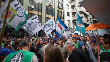 la justicia obliga al gobierno a dar marcha atras con los despidos en el inta