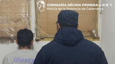 detuvieron a un hombre por ocasionar danos en el telefono de su hijastra
