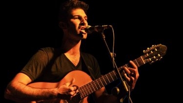 Lado B: Juan Martín Angera adelanta en el Laureano Brizuela sus nuevas canciones