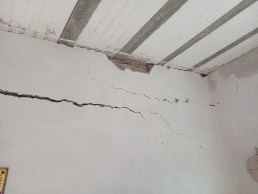 grieta en vivienda del 50 vv norte 5.jpg