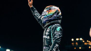 Festejo. El británico se quedó con la pole position en Arabia Saudita.