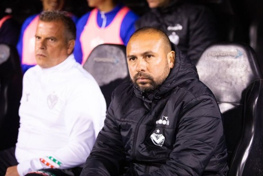 El DT de Vélez apuntó contra el arbitraje