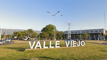 aprehendieron a dos jovenes tras una persecucion en valle viejo