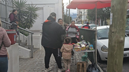 Le robaron a un vendedor escolar