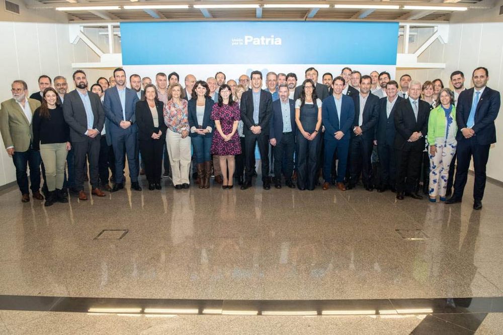Debate. Se analizó el documento con la propuesta económica.