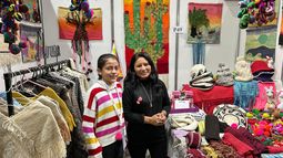 Mirian Laureano, artesana de Jujuy, exhibe sus tejidos