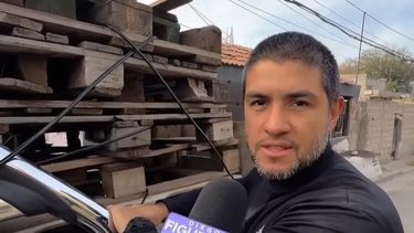 Solidario. El concejal capitalino Diego Figueroa publicitó a través de un video la entrega de unos palets .