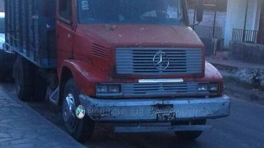 Demoran un camión con obreros golondrinas