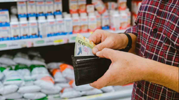 Las familias gastan menos en alimentos para cubrir gastos en impuestos y servicios Las familias gastan menos en alimentos para cubrir gastos en impuestos y servicios