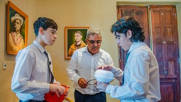 estudiantes catamarquenos viajan con innovador proyecto de alarma para pileta
