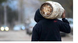 Botín recuperado. Una garrafa de 10 kilos que había sido sustraída.
