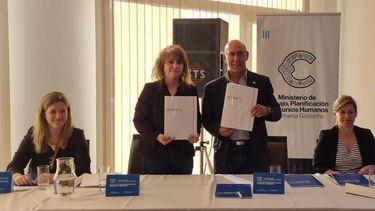Firma de convenio entre Facultad de Tecnología y el ministerio de Trabajo
