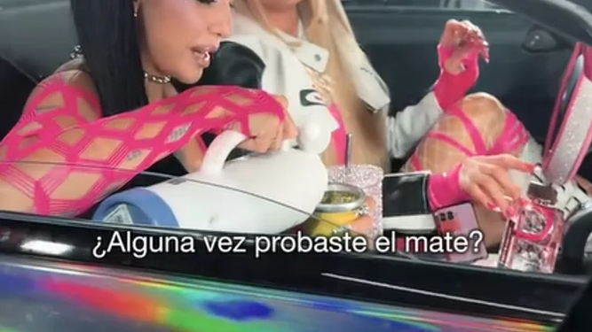 María Becerra le enseñó a tomar mates a Paris Hilton: Te voy a ir a visitar