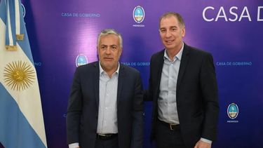 Aliado. Cornejo, uno de los gobernadores que apoya sin condiciones la reforma. Otros dudan.