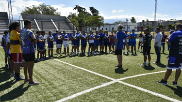 El plantel de Primera División, en el Predio Deportivo de Zona Sur.