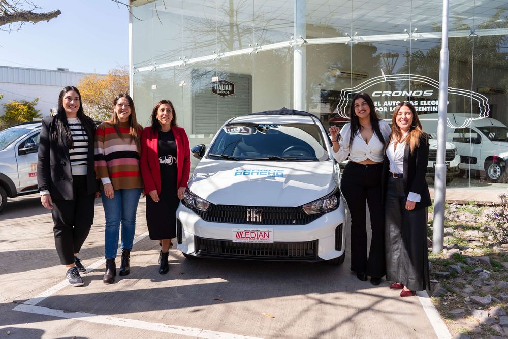 Entregaron el auto y las nueve motos sorteadas entre el público