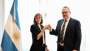 Mano a mano. Fernanda Ávila el ministro de Desarrollo productivo, Matías Kulfas.