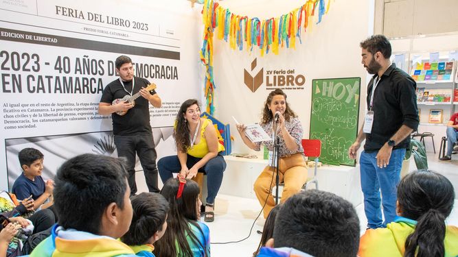 La Feria del Libro se llenó de cuentos sonorizados y cantados