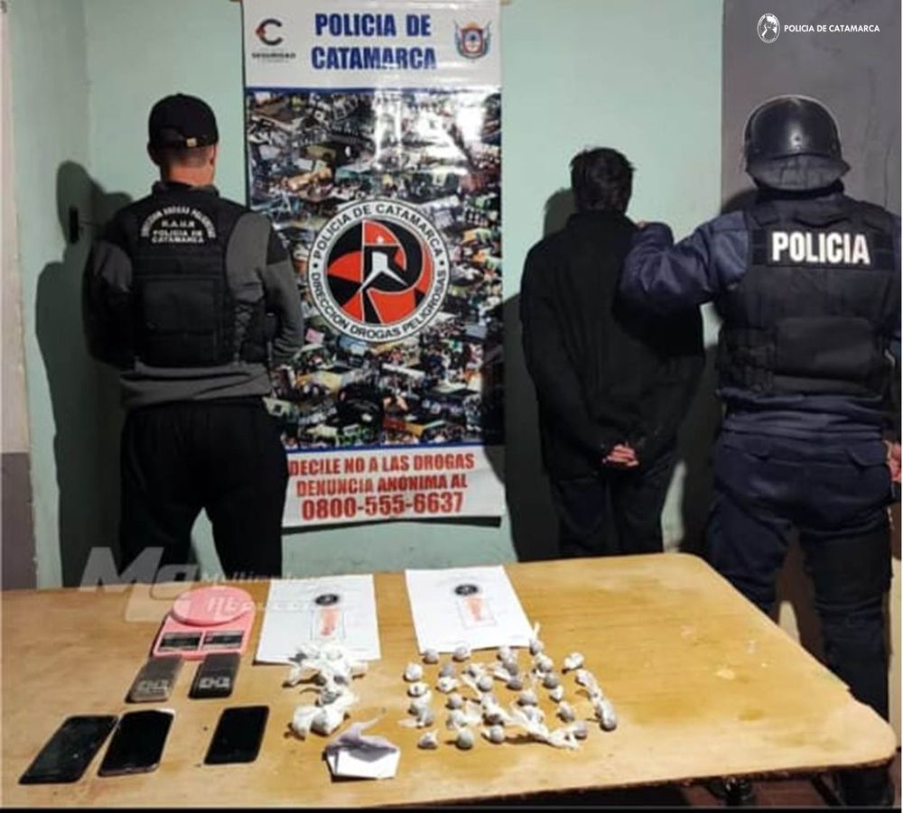 Secuestro. Marihuana, balanzas digitales y dinero en efectivo.