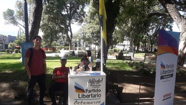 Afiliación.&nbsp; Referentes del partido libertario en la plaza.&nbsp;