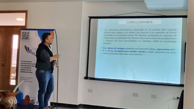 Docente de la Facultad de Tecnología dictó una clase programada en la UBA