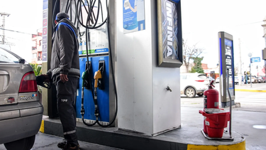 Argentina ya se encuentra entre los países de la región con la nafta más cara
