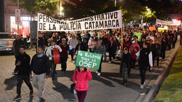 La oposición rechazó la decisión de la Corte sobre los amparos a los decretos
