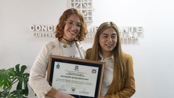 Julia Tiraboschi fue distinguida como Vecina Destacada por su aporte a la cultura Julia Tiraboschi fue distinguida como Vecina Destacada por su aporte a la cultura